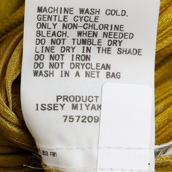 Issey Miyake Pleats Please Chartreuse Pleated Long Buttoned Cardigan - Picture 10 of 10